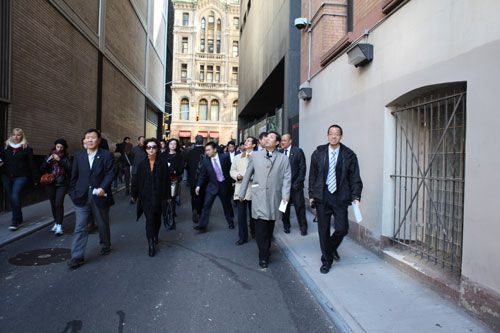 中國企業家俱樂部代表團參觀紐約中國中心辦公室